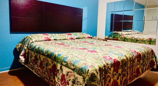Номер Luxury Embassy motel