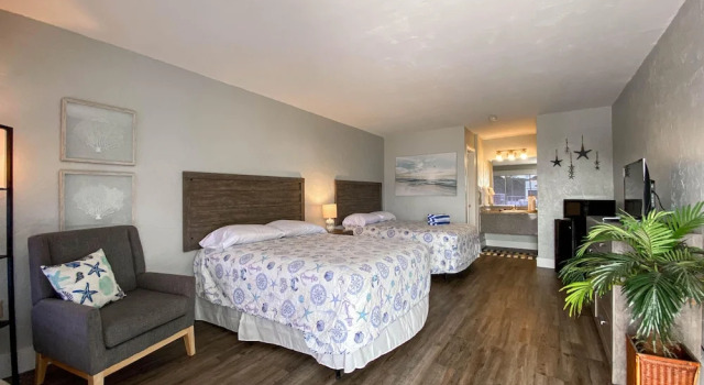 Четырёхместный номер Standard Bonita Beach Inn and Suites