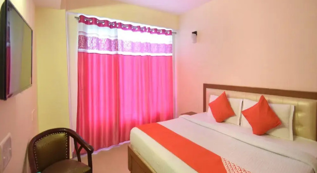 OYO 8439 Hotel Howard