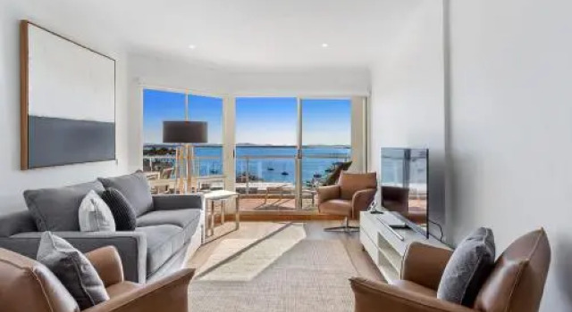 Breakwater Apartment 403