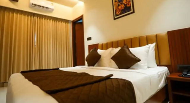 Номер Deluxe Hotel Harigovindas Express Mysore