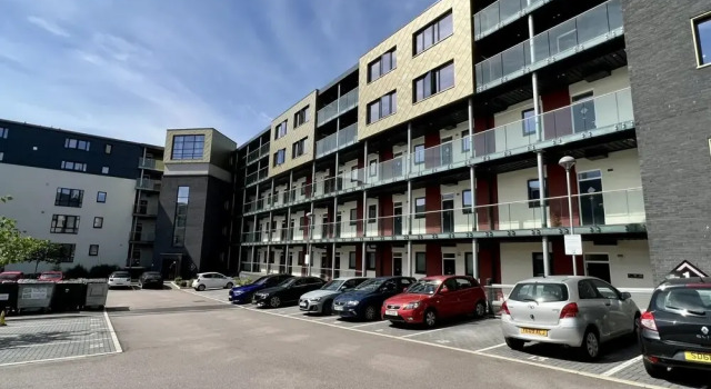 Modern 1 Bedroom Apartment with Parking, Varaa Huoneisto Asunnot kohteessa Merseyside, Huoneisto