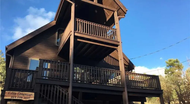 Fifth Dimension - Two Bedroom Cabin with Hot Tub