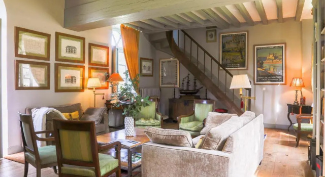Gîte des Ecuries d'Hodebert, Boek Hotel Hotels in Centre met parkeren, Parkeren
