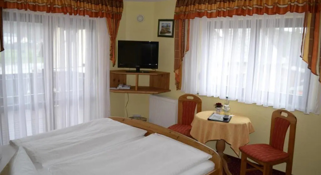 Hotel Elbpromenade, Забронировать Отель Бад-Шандау Saxon Switzerland
