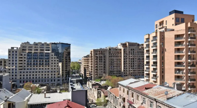 Teryan street, 4 bedrooms Luxury, Unique apartment TT888, Prenota Appartamento Erevan Armenia