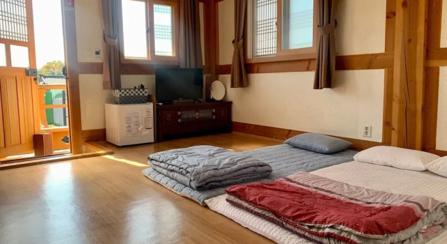 경주 란 한옥 GyeongJu Ran Han-ok, Забронировать Отель Отели Кёнджу 3 звезды, рядом с Мост Вольджонгё, 3*