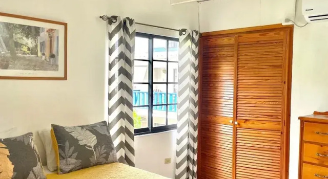 Семейный люкс с 2 комнатами с балконом и с видом на сад Bananaquit Tobago -Stay Near the Beach