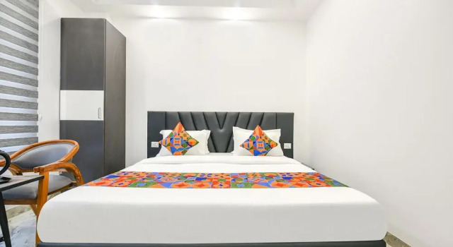 Номер Deluxe FabHotel The Premium Villa