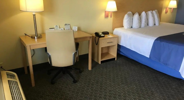 Номер Standard Days Inn by Wyndham Crystal River