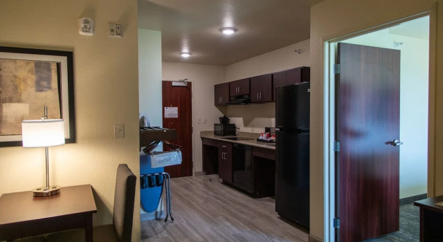 Suite Cobblestone Inn & Suites -Springfield
