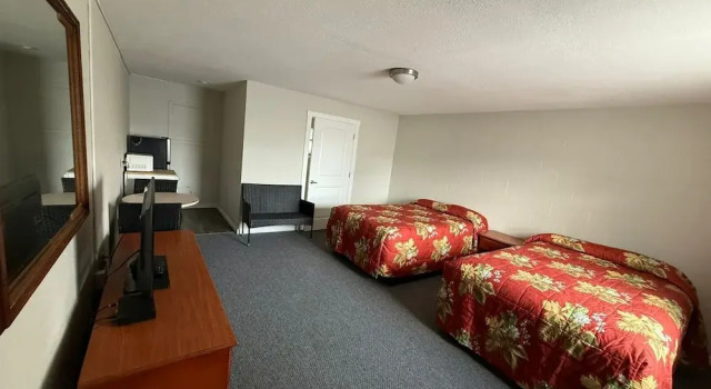 Четырёхместный номер Standard Rollies Motel Daytona Beach by Hotel O