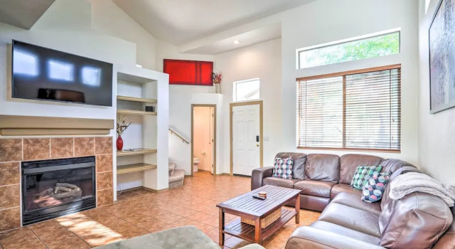Cave Creek Retreat w/ Private Pool & Hot Tub!, Prenota Hotel Cave Creek North Scottsdale