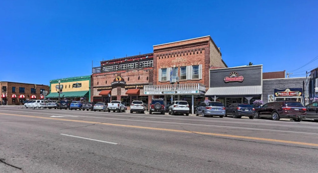Black Hills Basecamp: 2 Historic Dtwn Custer Apts, Забронировать Апартаменты/квартира Апартаменты штата Южной Дакоты, Апартаменты/квартира