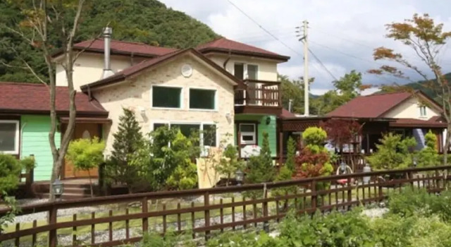 Muju Caravan Pesnion, Забронировать Отель Отели Муджу 3 звезды, 3*