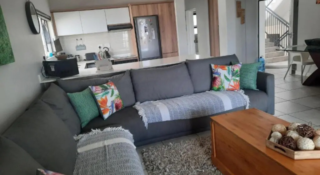 The Blyde Crystal Clear Lagoon 2 bedroom penthouse, Забронировать Отель Отели Tshwane с бассейном, Бассейн