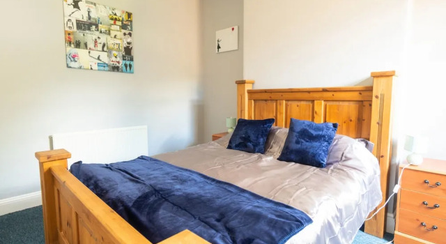 Windsor Apartment with Parking