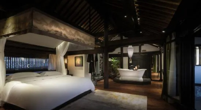 Люкс c 1 комнатой с балконом Dali Mutian Yangshan Hotel