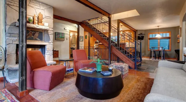 Charming Stone Home DV Drive, Забронировать Дом для отпуска Виллы Парк-Сити, рядом с Main Street Bridge, Вилла