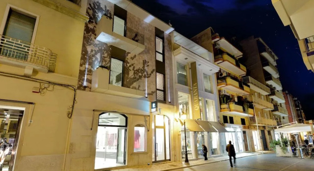 Allombra, Prenota Hotel Andria Murgia