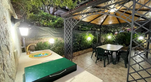 Коттедж Appartamento vacanze a 300m dal mare, patio esterno e parcheggio privato