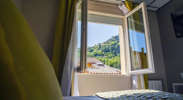 Двухместный номер Superior Logis Hôtel Restaurant Azalées