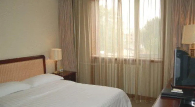 Communications Hotel Beijing, Book Hotel Hoteller i Beijing Province med parkering, Parkering