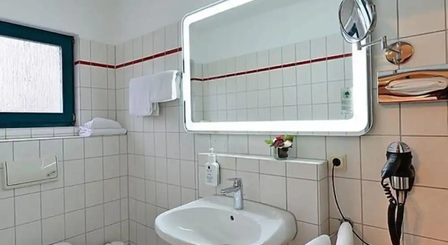 Трёхместный номер Economy Hotel & Wirtshaus Hansen