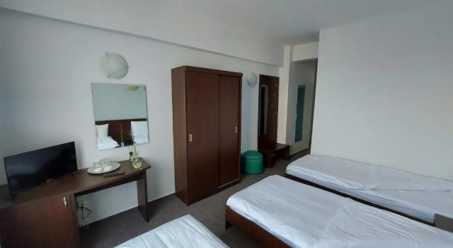 Economy Triple room Elizeu Hotel