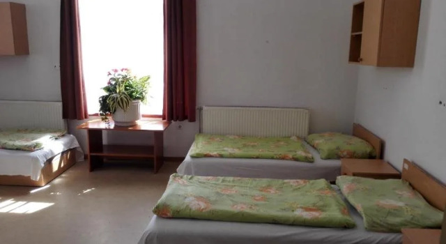 Sio Hostel, Забронировать Хостел Отели Шиофок с парковкой, рядом с Железнодорожный вокзал Шиофок, Парковка
