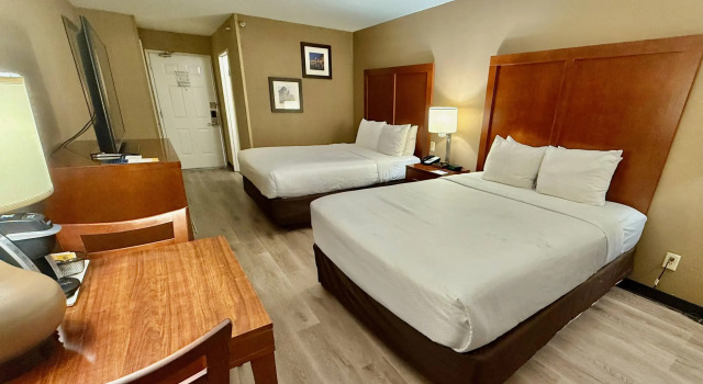 Четырёхместный номер Standard Comfort Inn Gurnee near Six Flags