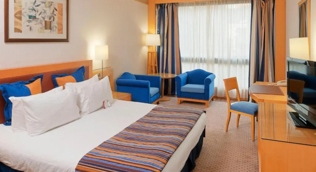 Двухместный номер Superior с видом на море Crowne Plaza Beirut by IHG