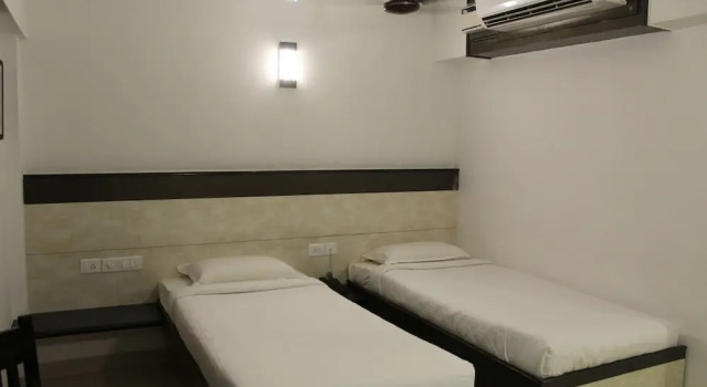 Номер Economy Hotel Karpagam International