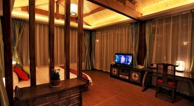 Lijiang Yanlan Cuishe Boutique Inn, Забронировать Бутик-отель Лицзян Юньнань, рядом с Улица Сквер-стрит Древнего города Даянь