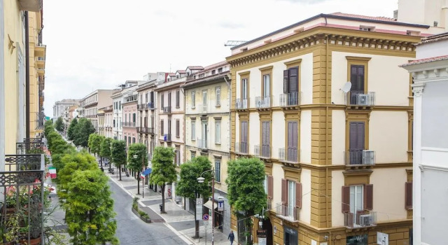 REGGIA & DINTORNI ROOMS A CASERTA, Забронировать Отель Отели Казерта с завтраком, рядом с Azienda Ospedaliera Sant'Anna e San Sebastiano, Завтраки