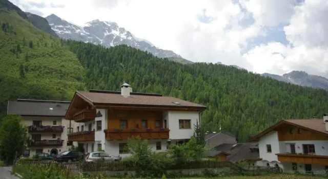 Aparthotel Firn, Varaa Huoneistohotelli Stelvio Solda all'Ortles