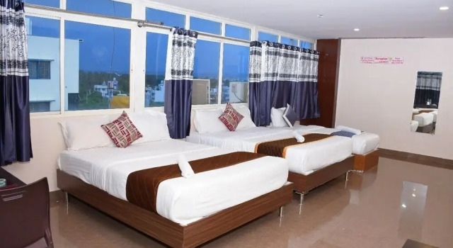 Четырёхместный семейный номер Standard с видом на город Grs Comforts Lodge