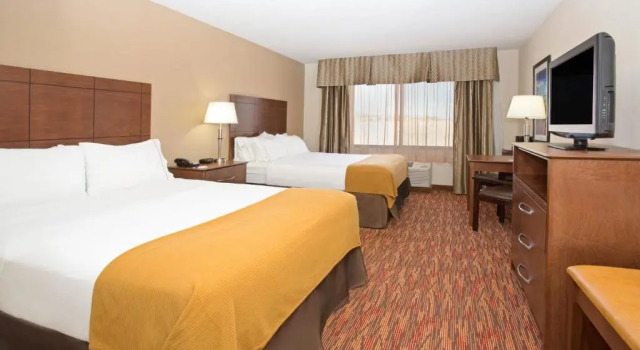 Четырёхместный номер Standard Holiday Inn Express & Suites Truth or Consequences by IHG - Newly Renovated