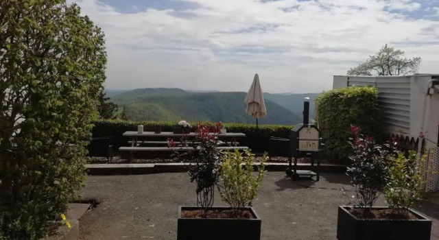 Коттедж с 5 комнатами Haus Blick am Edersee