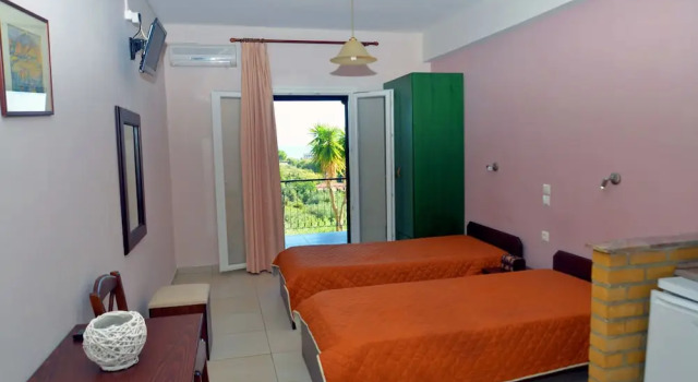 Alexandros Apartments