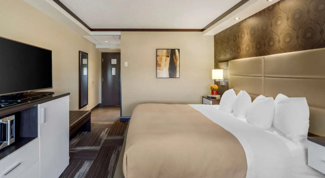 Номер Executive Best Western Plus Edmonton Airport Hotel