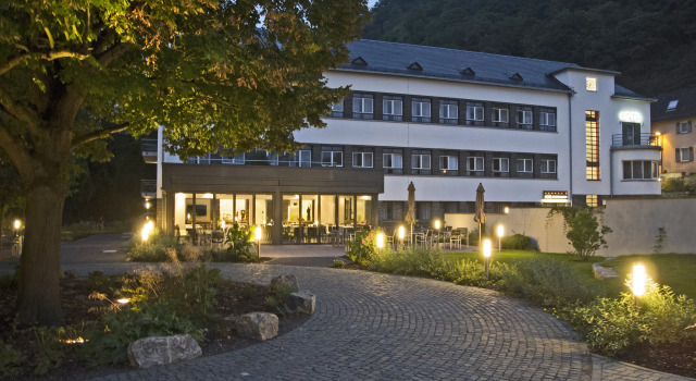 Hotel Im Schulhaus, Забронировать Отель Отели земли Гессена 4 звезды, 4*