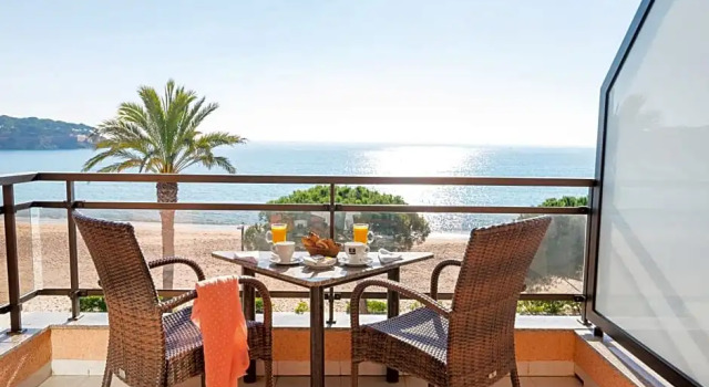 Номер Standard с видом на море Hotel Restaurant Sant Pol