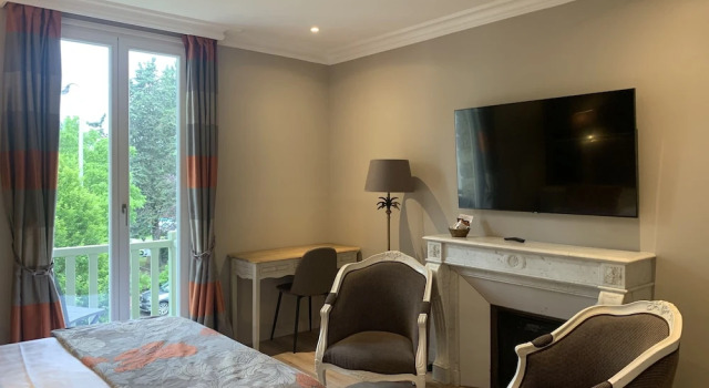 Семейный люкс с балконом Villa Augeval Hôtel de charme & Spa