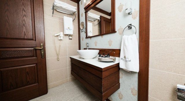 Двухместный номер Deluxe с балконом Hotel Bosnali