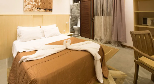 Standard Doppel Zimmer 1 Schlafzimmer mit Poolblick Villa Alizee
