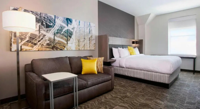 Одноместный люкс SpringHill Suites by Marriott Milwaukee Downtown