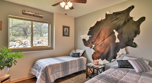 Stunning Home w/ Fire Pit, 11 Mi to Mt Yale!