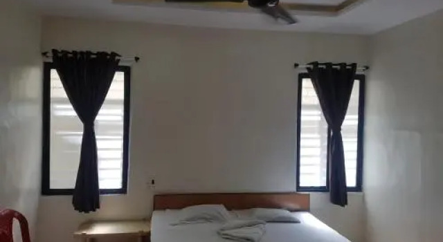 Godavari Lodge, Prenota Hotel Solapur Maharashtra