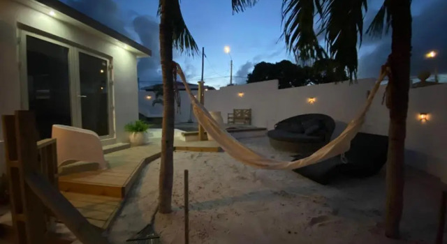 4BLESSINGSCURACAO TOP location swimming pool & nearby beaches -
